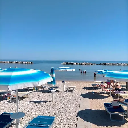 150 Mt Dal Mare Con Giardino, 2 E Aria Condizionata Biancofiore Apartamento