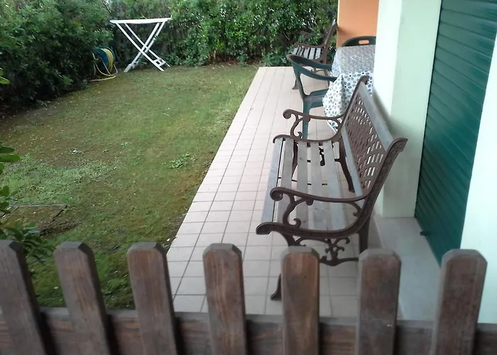 150 Mt Dal Mare Con Giardino, 2 E Aria Condizionata Biancofiore * Fano